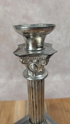Bougeoir colonne métal argenté – Style corinthien
