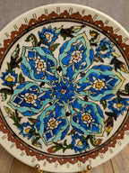 💠 Assiette artisanale en céramique émaillée décor floral 💠