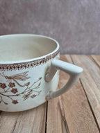 Ancienne tasse à chocolat Sarreguemines – décor abeille – fin Xixe
