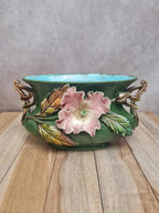 Petit cache-pot barbotine ancienne décor floral en relief