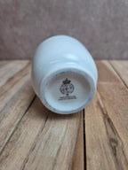 Cuiseur à œuf en porcelaine Royal Worcester blanc avec couvercle – Made in England