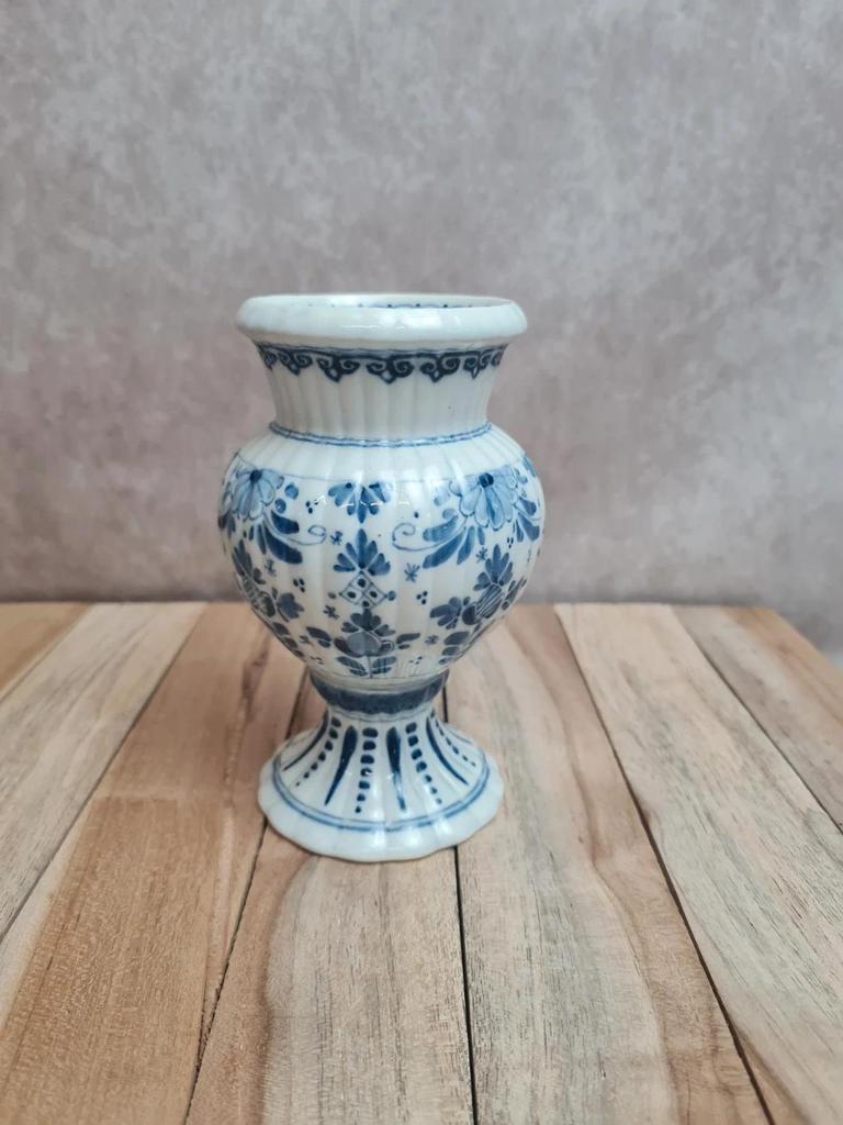 Petit vase vintage style Delft bleu blanc sur piédouche 🌿