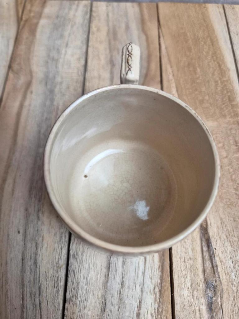 Tasse ancienne en terre de fer – décor japonisant – fin Xixe
