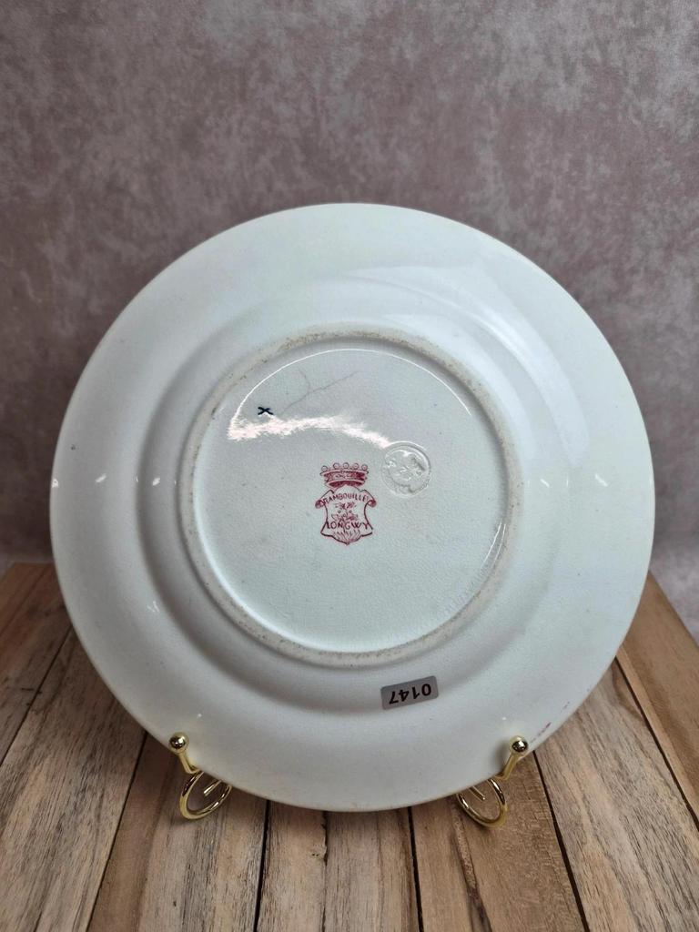 Assiette ancienne Terre de fer Longwy modèle Rambouillet – décor bordeaux