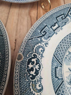 Lot 3 assiettes plates Terre de fer Saint-amand modèle Chinois bleu dépareillées