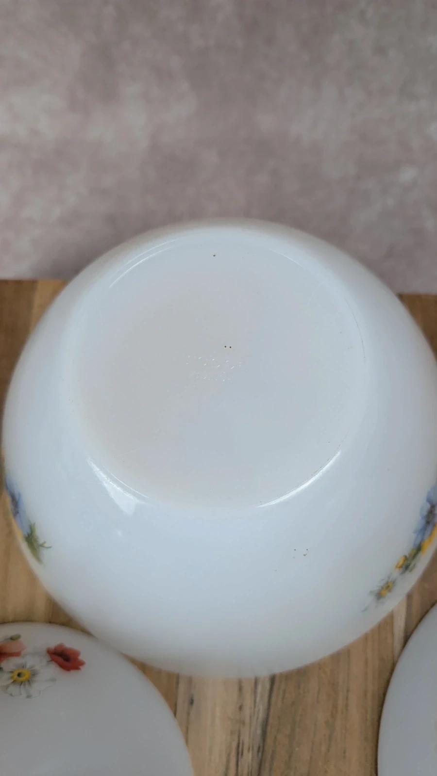 Lot de 3 saladiers vintage Arcopal – motif fleurs des champs