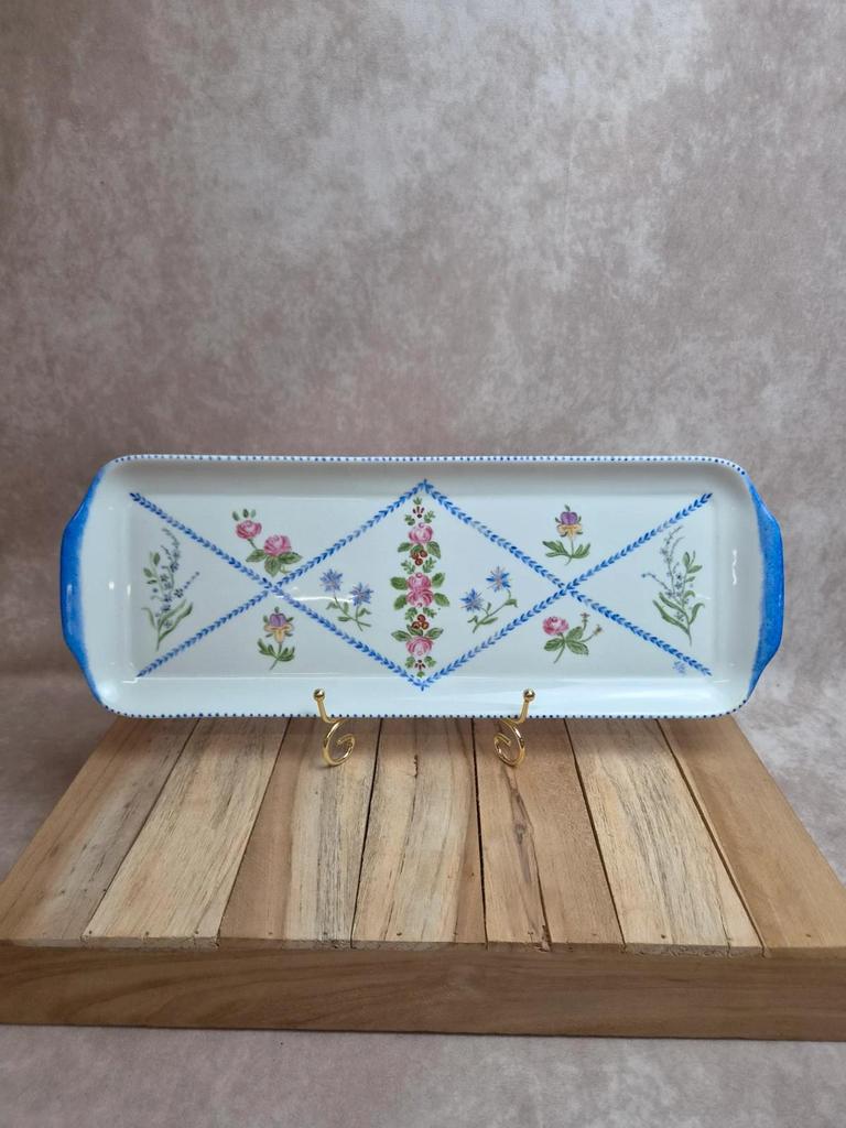 Grand plat à cake Porcelaine de Limoges peint main signé – décor floral