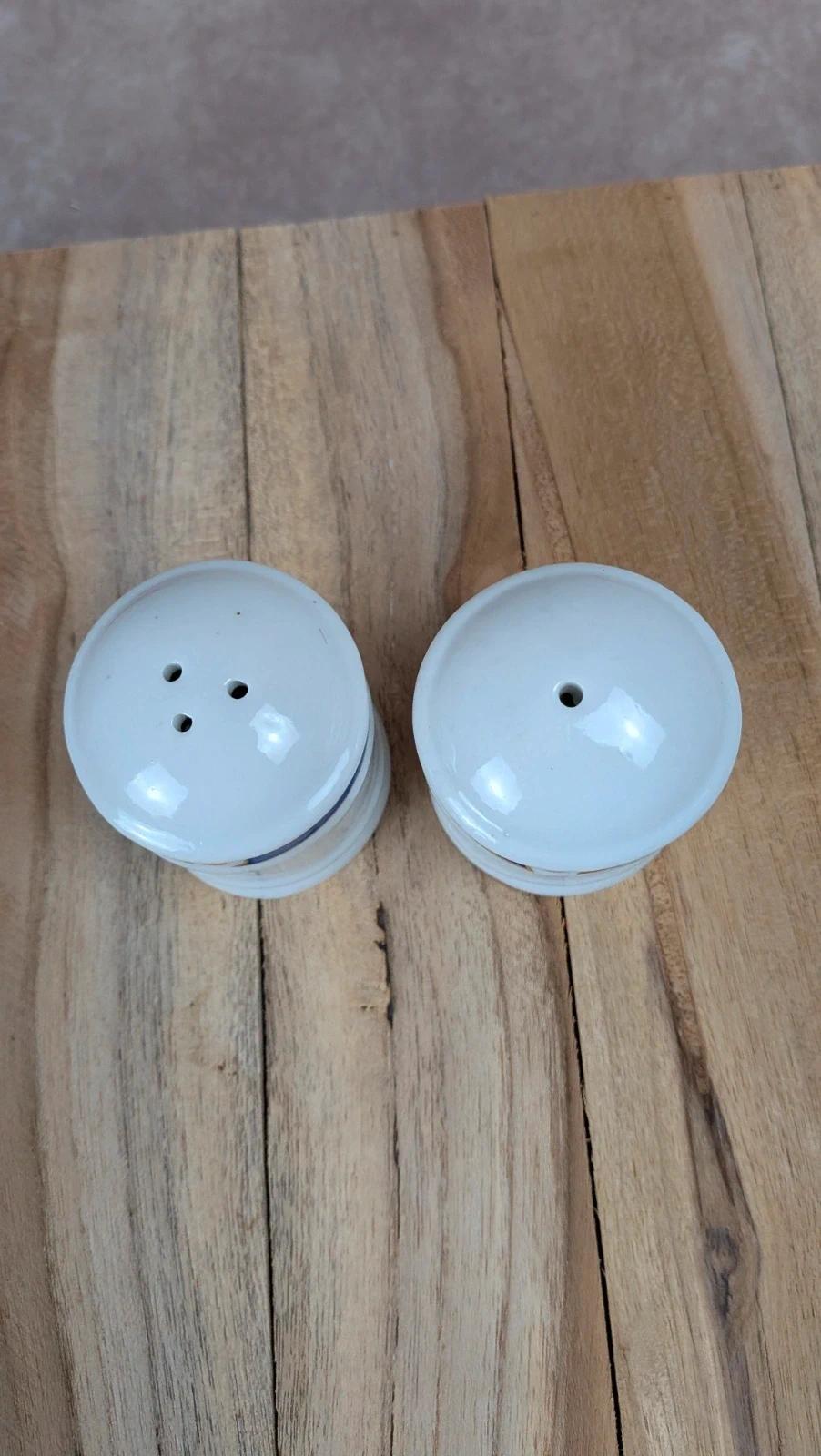 Salière & poivrière en porcelaine Philippe Deshoulières Sélection