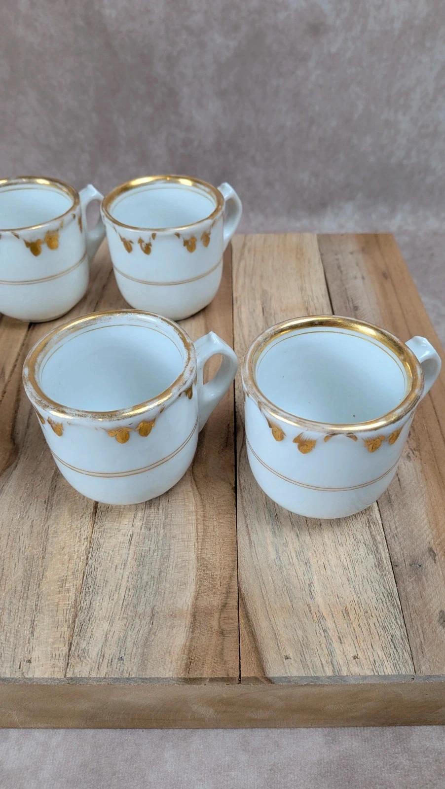 Lot de 6 tasses anciennes Vieux Paris et leurs 6 soucoupes dorées