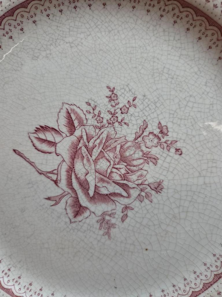 Grande assiette Lunéville English Style – Décor rose bordeaux – Esprit cottage anglais