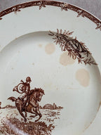 Plat ancien en terre de fer Jules Vieillard Bordeaux modèle Chasseur