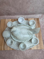 Service à œufs ancien Vallérysthal en opaline – poule et 6 coquetiers