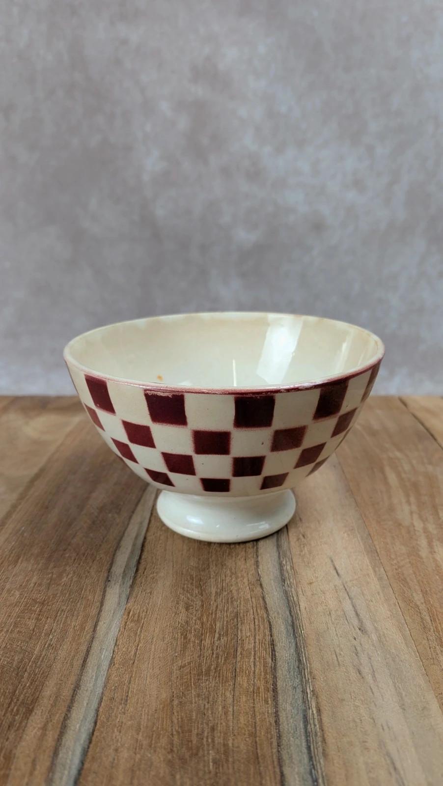 Bol ancien Saint-amand – décor damier rouge – faïence vintage