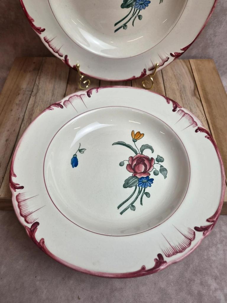 2 assiettes creuses Longchamp Velars – terre de fer – décor floral ancien