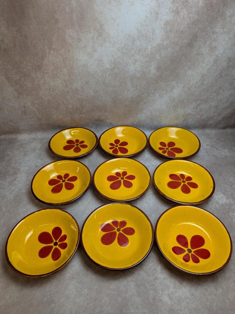 Lot de 9 assiettes creuses vintage Saint-clément décor floral jaune peint main