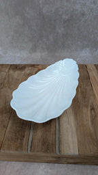 Ravissant ravier ancien en forme de coquillage blanc