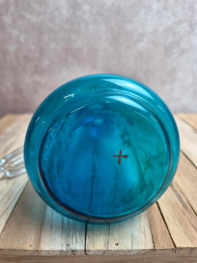 Bouteille ancienne Legras en verre bleu émaillé – décor floral Art nouveau