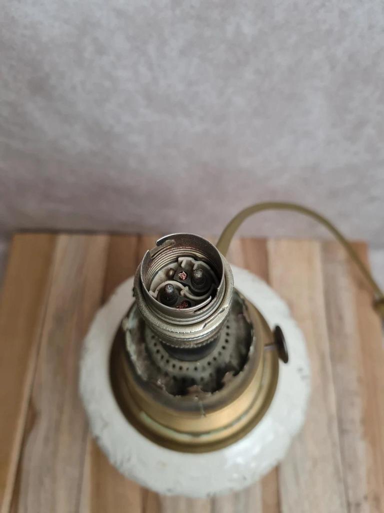 Lampe ancienne détournée – pied en terre de fer & laiton – esprit brocante
