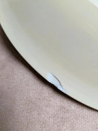 Lot de 2 assiettes anciennes en porcelaine de Limoges – Frises dorées