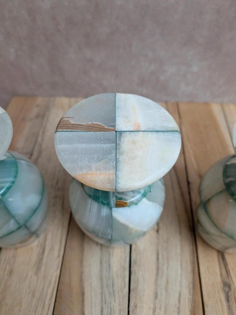 Lot de 4 verres à pied en onyx vintage