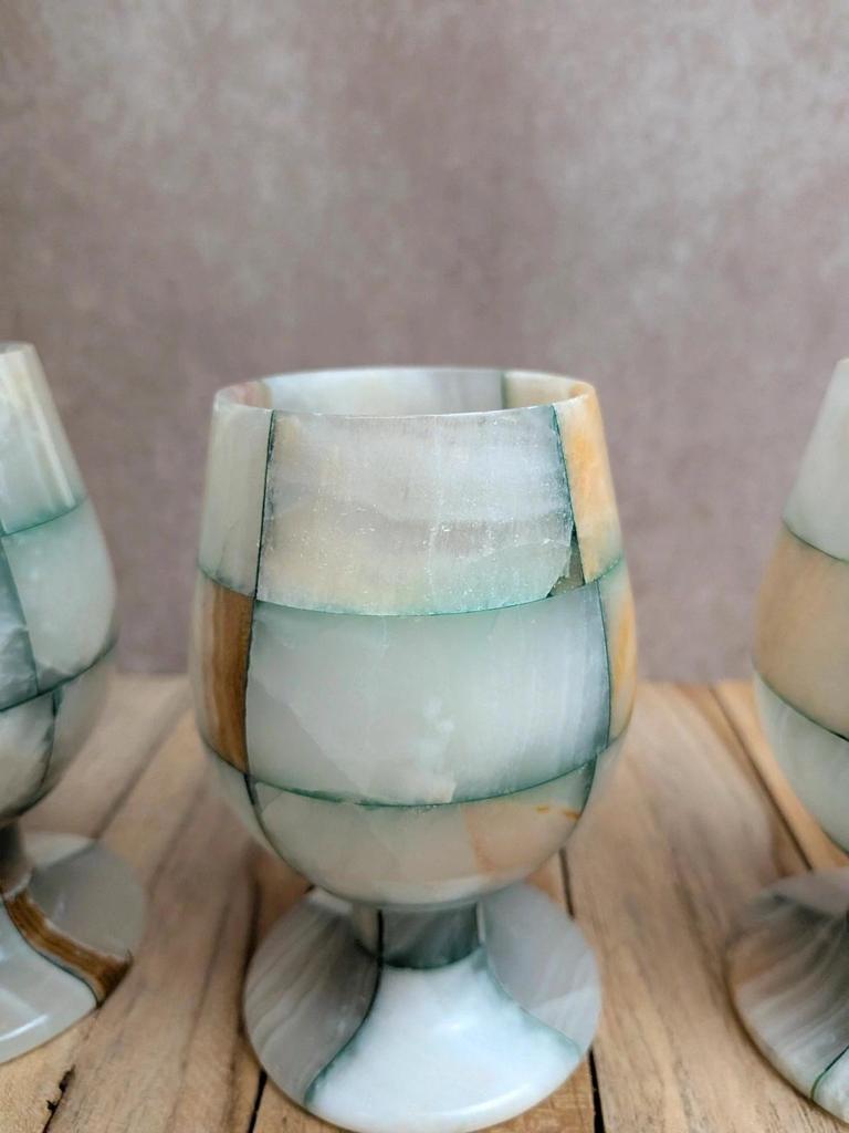 Lot de 4 verres à pied en onyx vintage