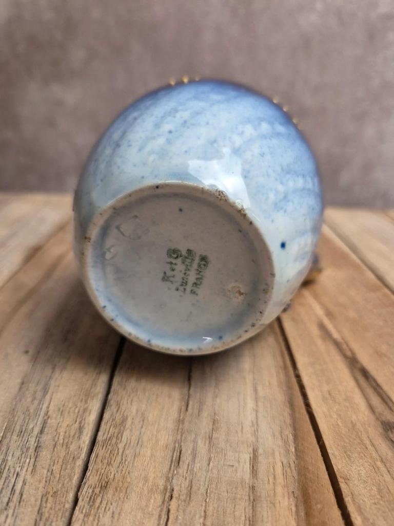 Petit pot à lait ancien Kg Lunéville bleu cobalt décor émaillé en relief