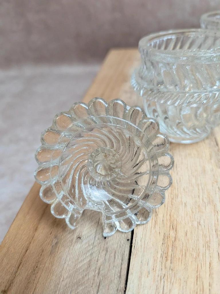 Serviteur huilier-vinaigrier ancien en métal argenté et verre moulé