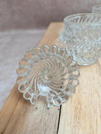 Serviteur huilier-vinaigrier ancien en métal argenté et verre moulé