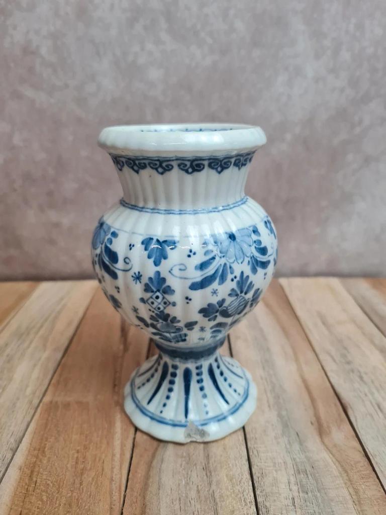 Petit vase vintage style Delft bleu blanc sur piédouche 🌿