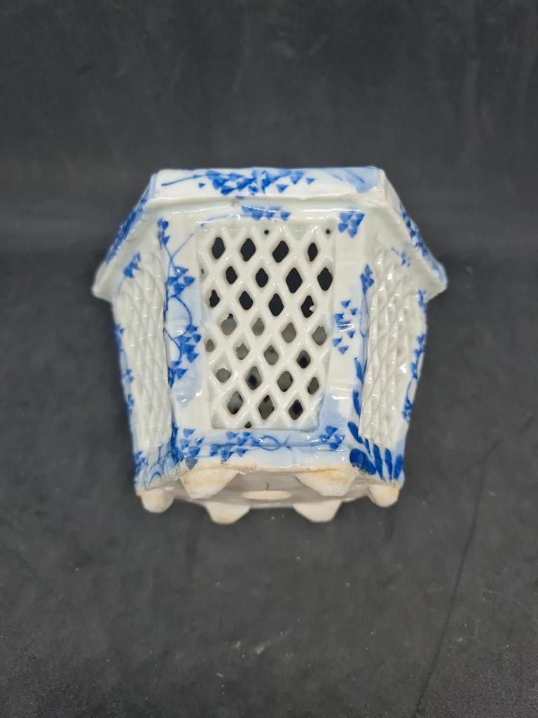 Cache - pot ajouré hexagonal en porcelaine bleue et blanche – style chinois Xixᵉ/xxᵉ