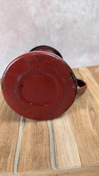 Cafetière ancienne en tôle émaillée rouge