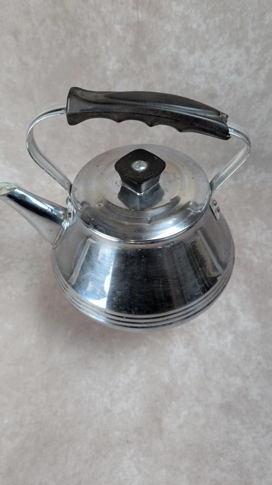 Cafetière vintage en inox et bakélite