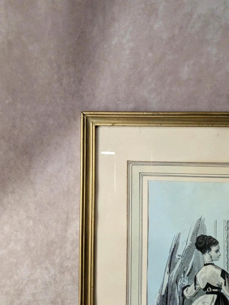 Gravure de mode ancienne encadrée – L’illustrateur des Dames