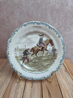 Assiette parlante ancienne en terre de fer Hb & Cie – Cavaliers n°7 – polychrome