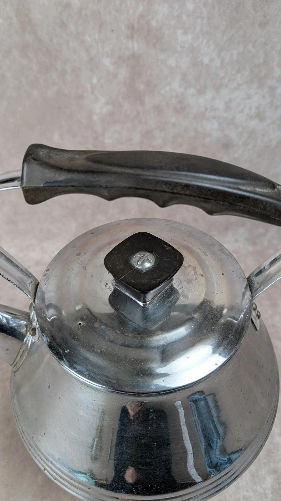 Cafetière vintage en inox et bakélite
