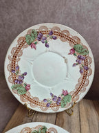 Lot de 6 assiettes à dessert anciennes Longwy – Modèle Violettes – Décor polychrome Art nouveau