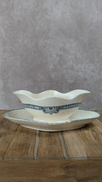 Ancienne saucière Salins – décor bleu sur faïence blanche