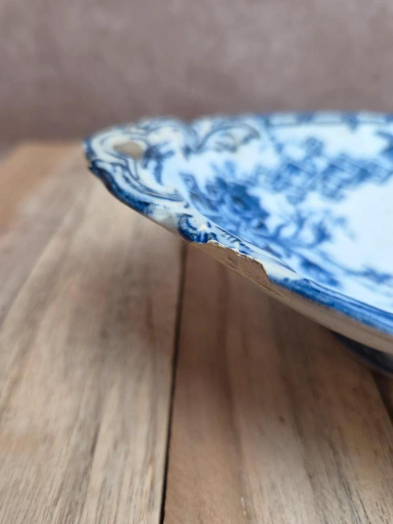 Petit plat ancien Creil & Montereau Flora bleu – B&cie C&m