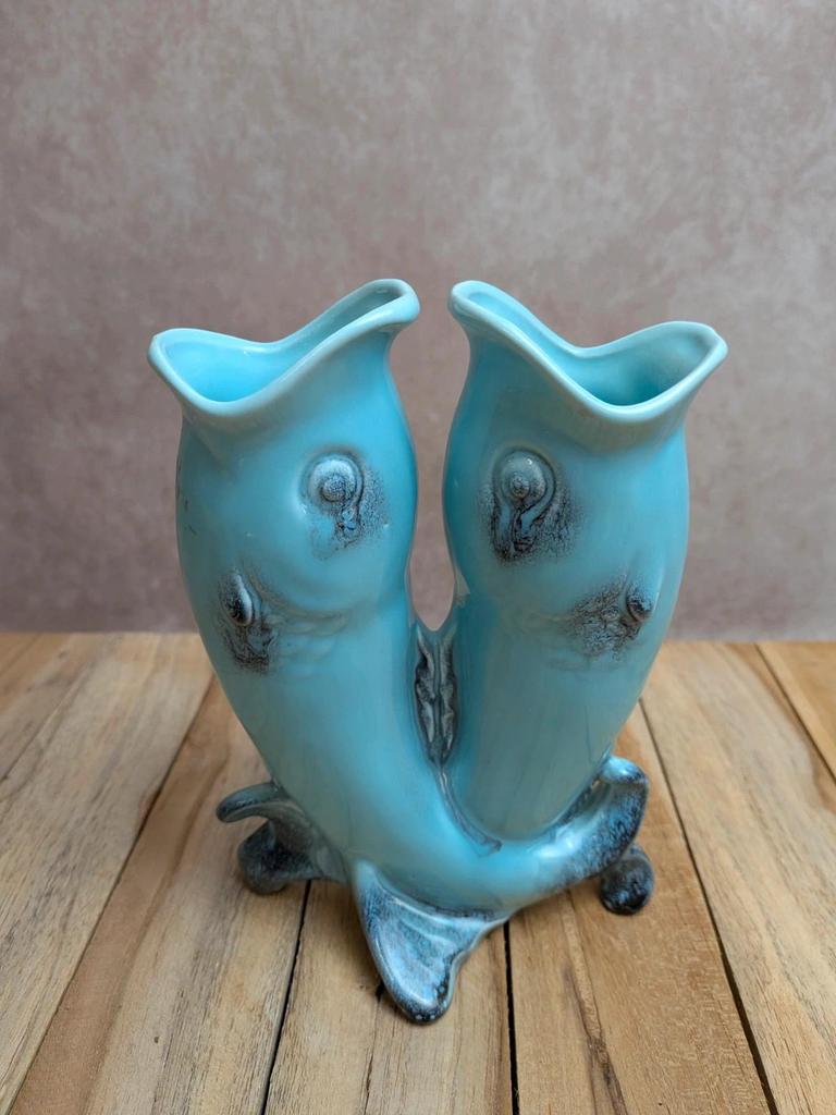 Vase double poisson en barbotine bleu turquoise – Céramique vintage