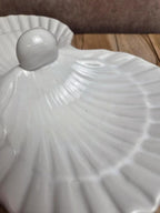 Présentoir apéritif vintage coquillages en porcelaine blanche