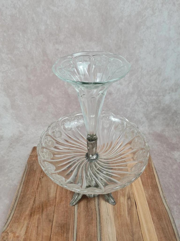 Centre de table ancien en verre moulé et métal argenté