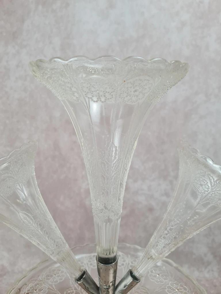 Centre de table ancien Epergne à 3 cornets en verre pressé & métal argenté 🌿💐