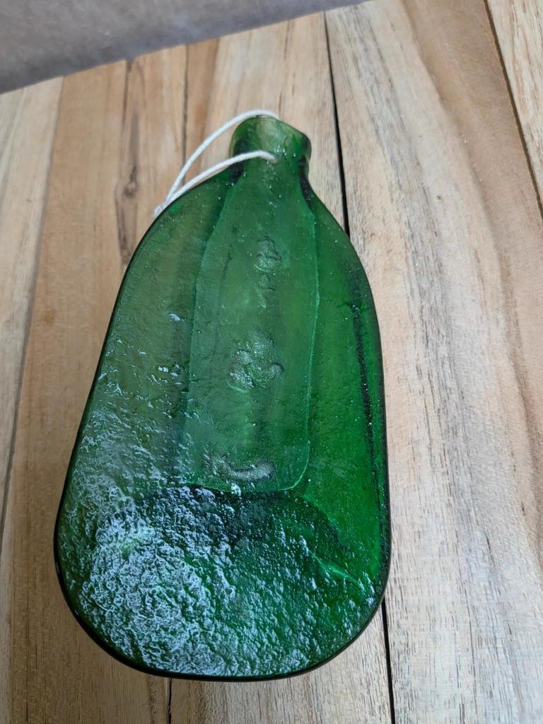 Soliflore mural en verre vert – style Art déco