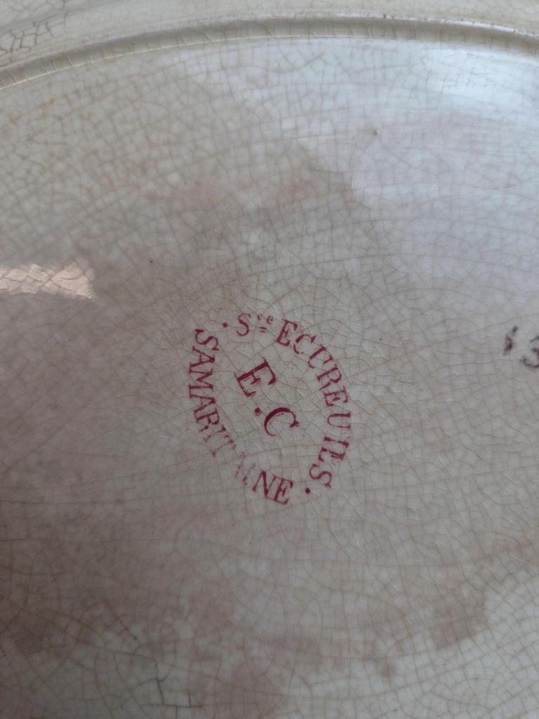 Plat ovale ancien Terre de Fer Jules Vieillard Bordeaux – Modèle Écureuils – Samaritaine