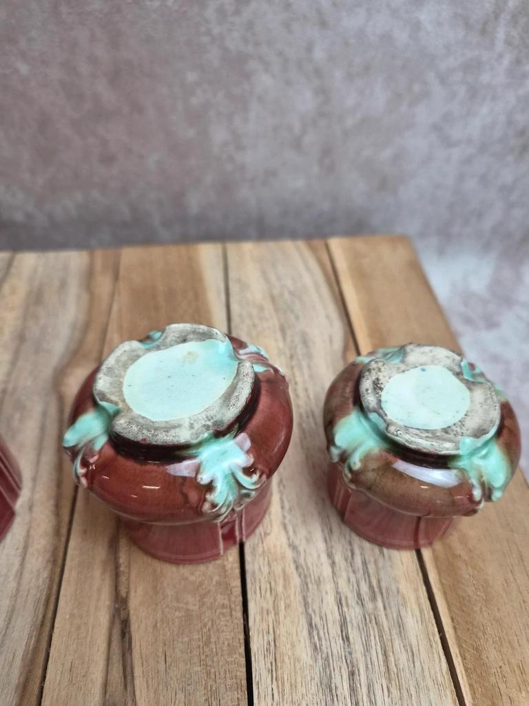 Ensemble ancien en barbotine majolique – plateau et 4 petits pots – Art Nouveau