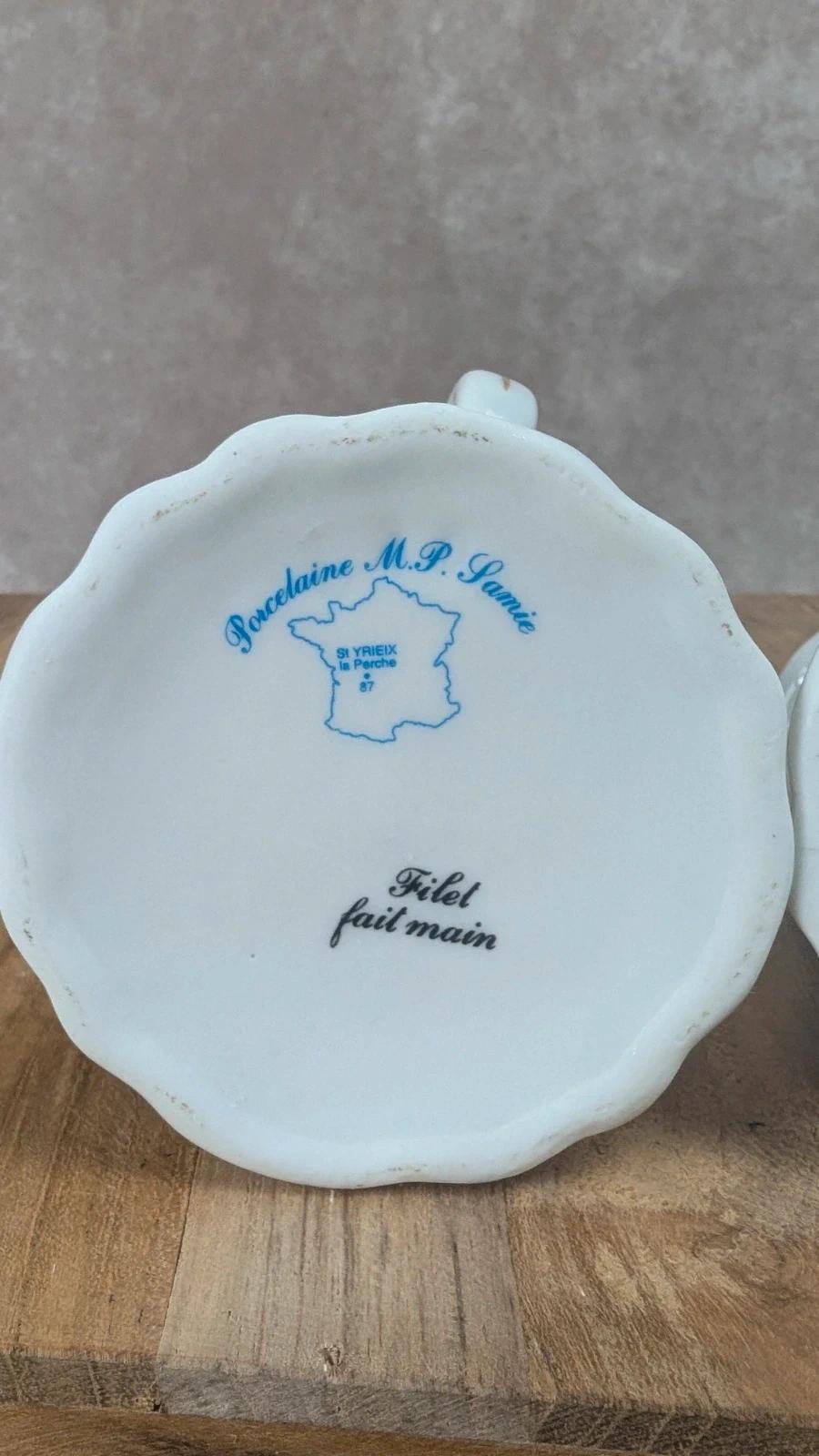 Charmant duo de bougeoirs anciens en porcelaine – Filet doré fait main