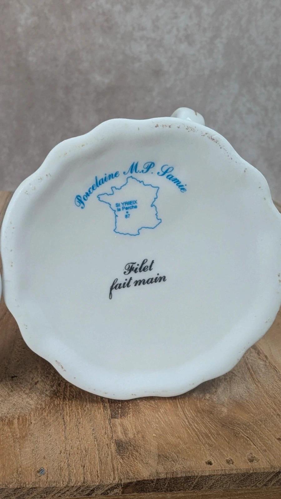 Charmant duo de bougeoirs anciens en porcelaine – Filet doré fait main