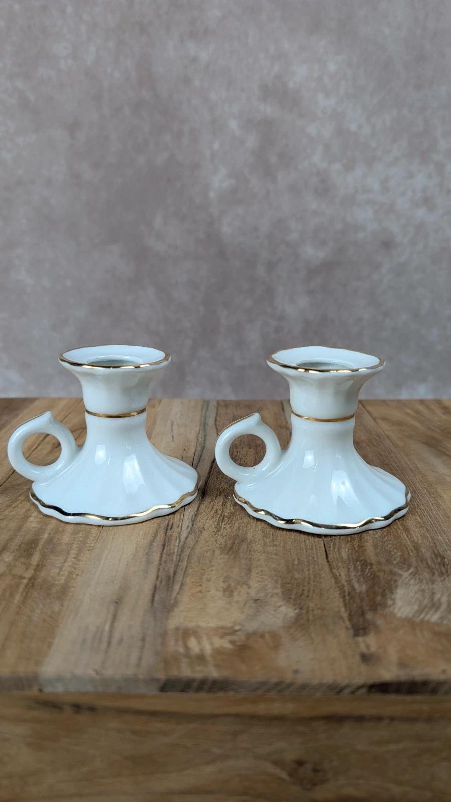 Charmant duo de bougeoirs anciens en porcelaine – Filet doré fait main