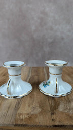 Charmant duo de bougeoirs anciens en porcelaine – Filet doré fait main