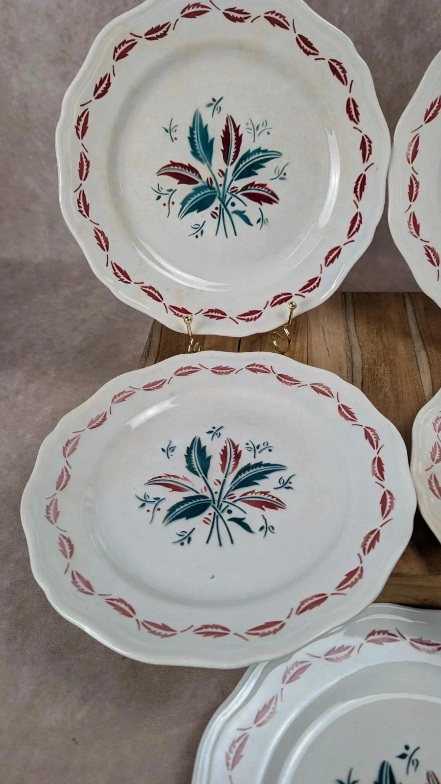 Charmant lot de 5 assiettes plates anciennes L’amandinoise – modèle Auvergne